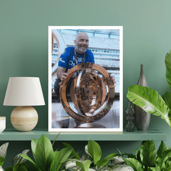 Enzo Maresca - Chelsea Coach Celebration Frame - Image 2