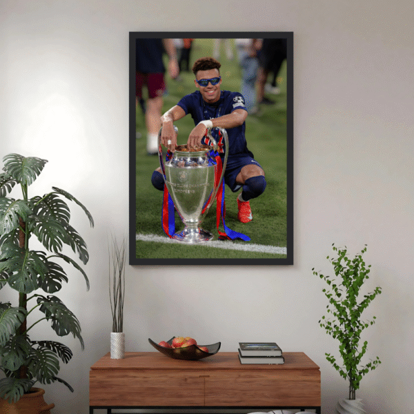Désiré Doué - PSG Champions League Celebration Frame - Image 3