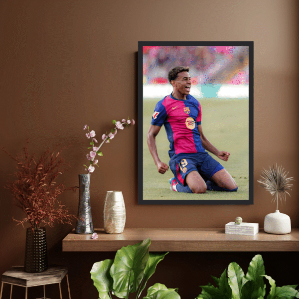 Lamine Yamal – Rising Star Frame - Image 3